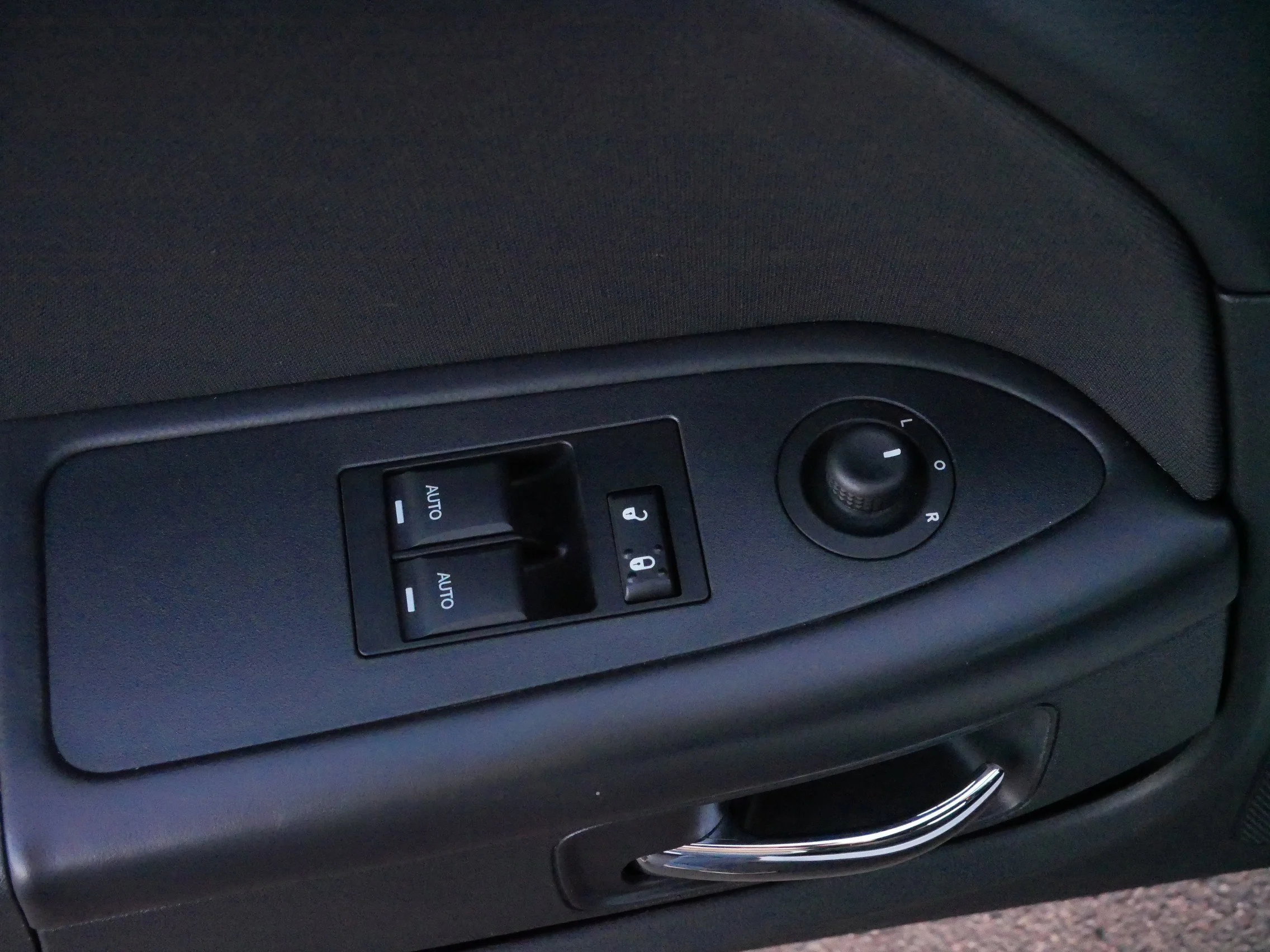 Used 2013 Bright White Dodge R/T image 19