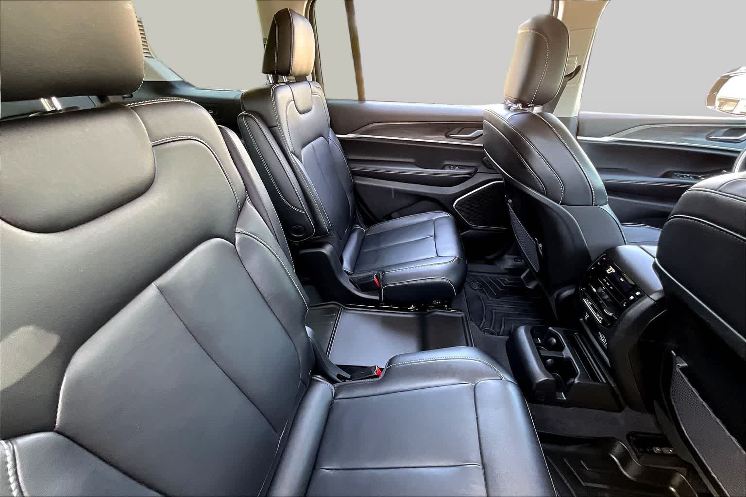 Used 2021 Baltic Gray Metallic Clearcoat Jeep Limited image 19