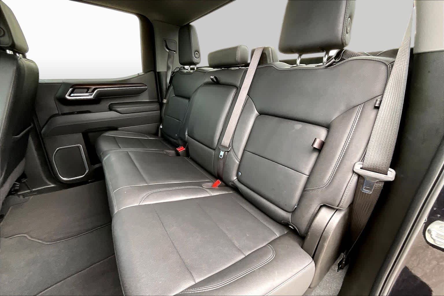 Used 2025 Titanium Rush Metallic GMC SLT image 19