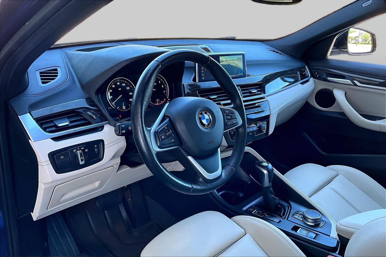 Used 2019 Mediterranean Blue Metallic BMW xDrive28i image 18