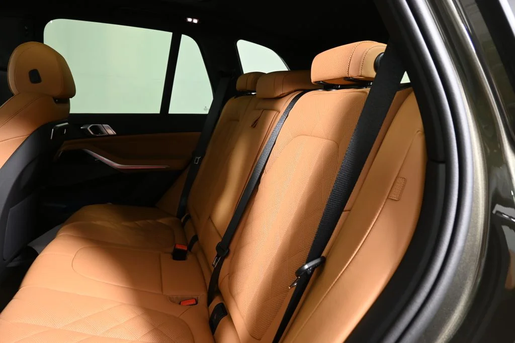 New 2026 Green BMW xDrive50e image 4