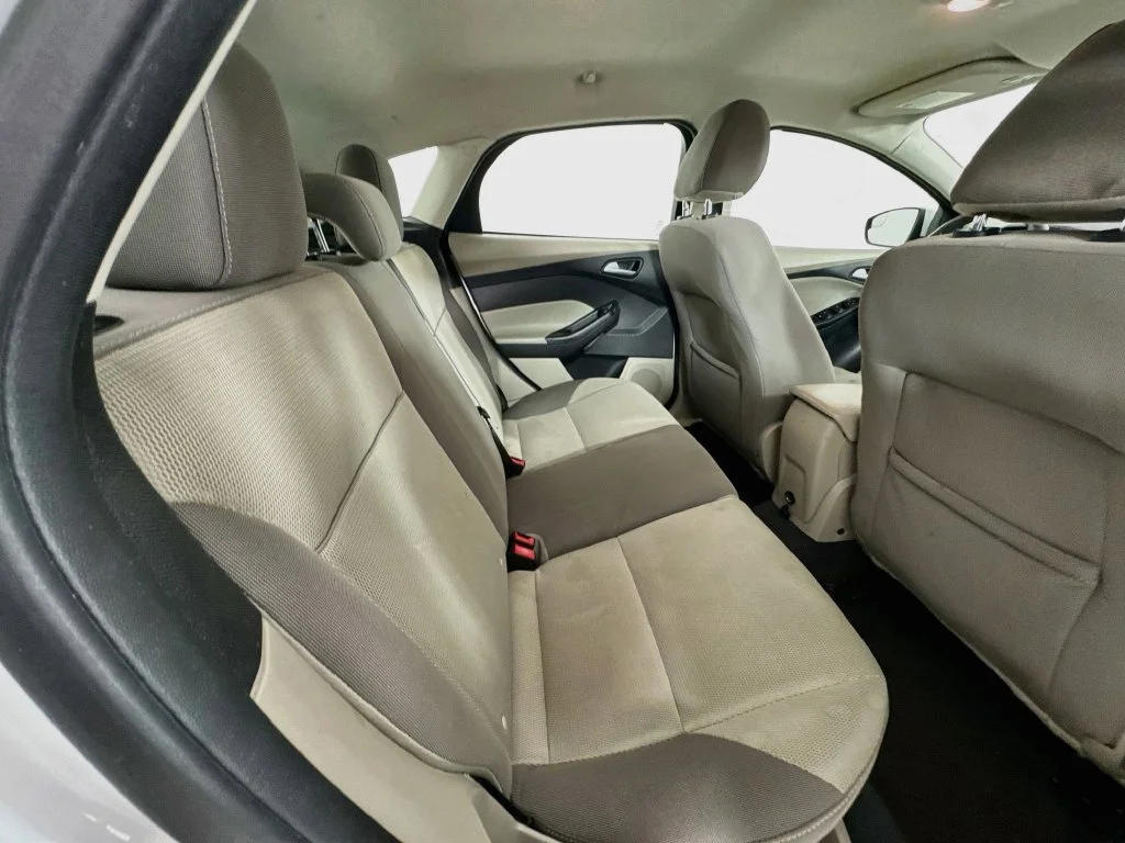 Used 2014 Oxford White Ford SE image 30