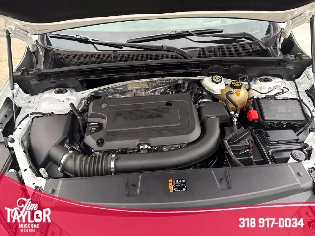 Used 2022 White Buick Avenir image 26