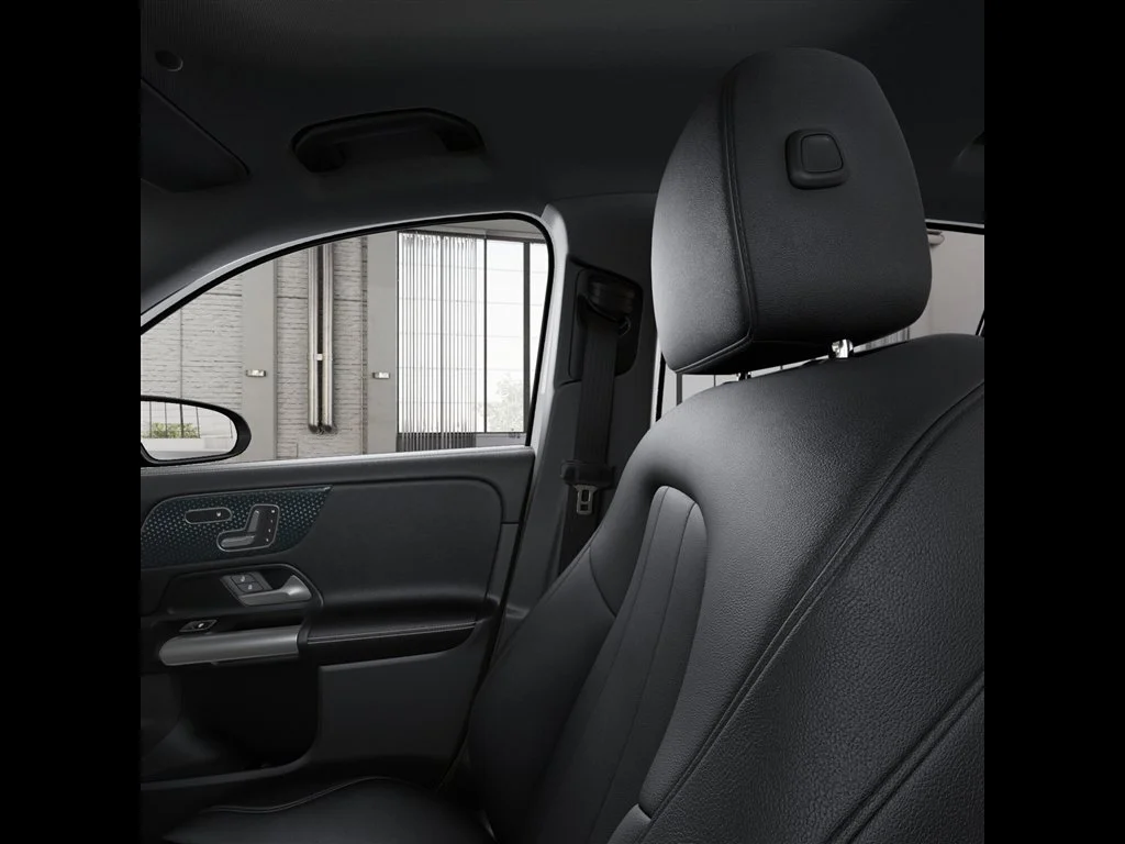New 2026 Polar White Mercedes-Benz GLA 250 image 92