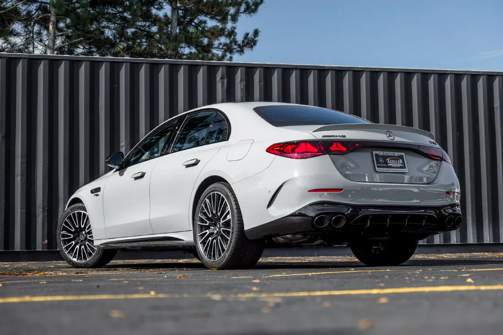 New 2027 MANUFAKTUR Alpine Grey Mercedes-Benz E 53 AMG® image 37