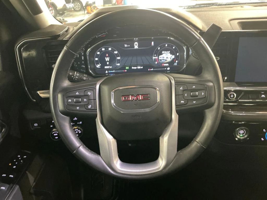 Used 2023 Silver GMC Elevation image 20