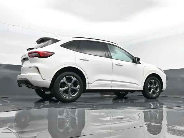 Used 2023 White Metallic Ford ST-Line image 26