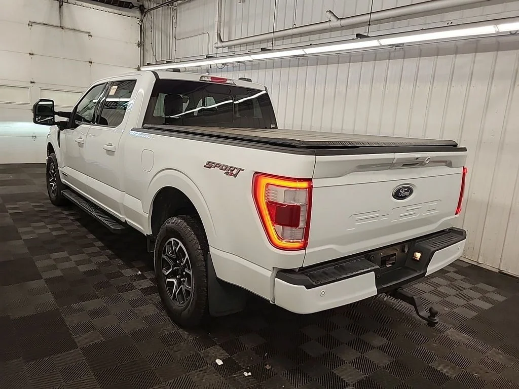 Used 2023  Ford Lariat image 4