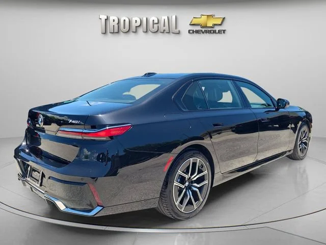 Used 2023 Black BMW 740i image 5
