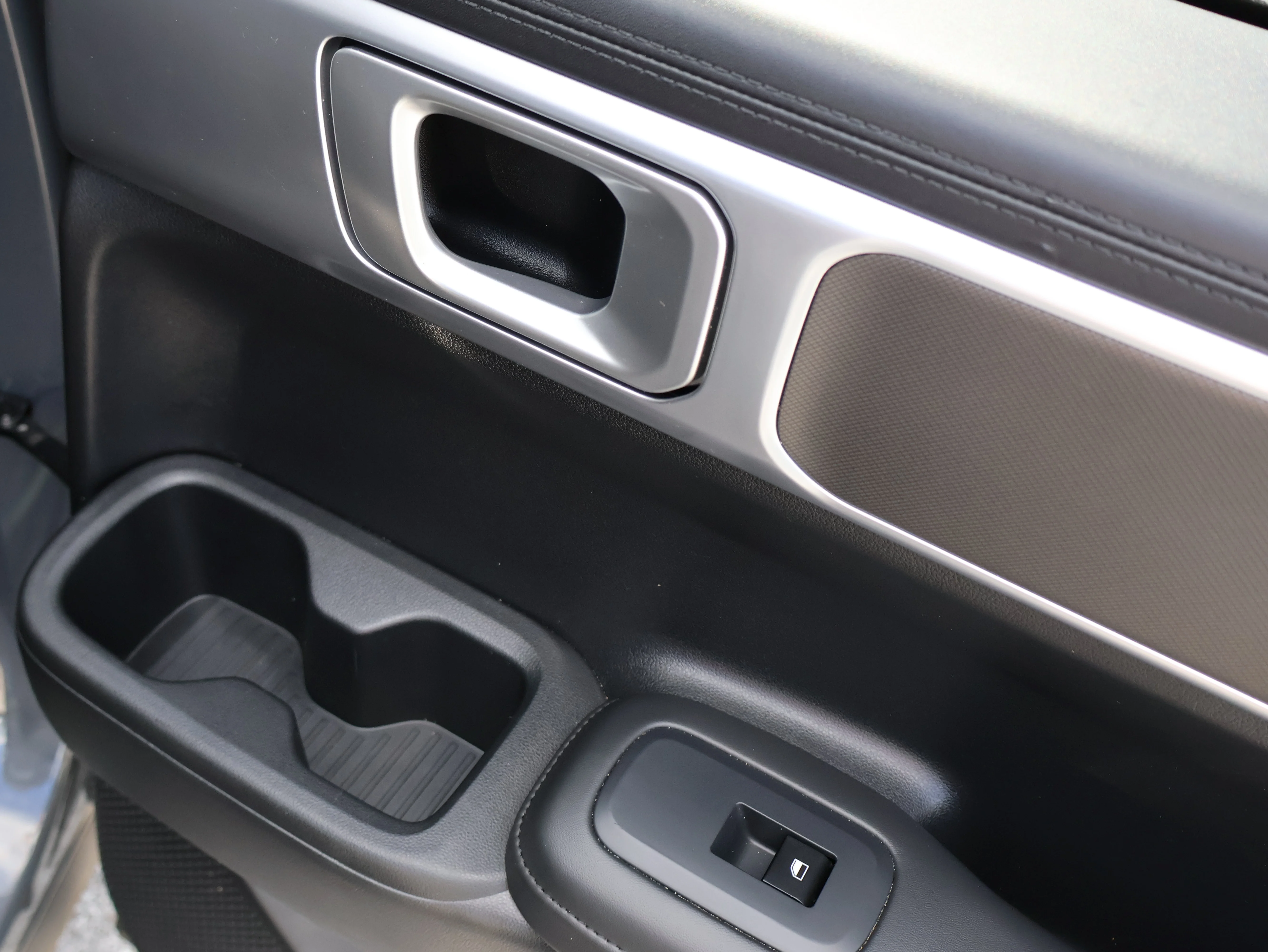 Used 2025 Ecotronic Gray Hyundai SEL image 17
