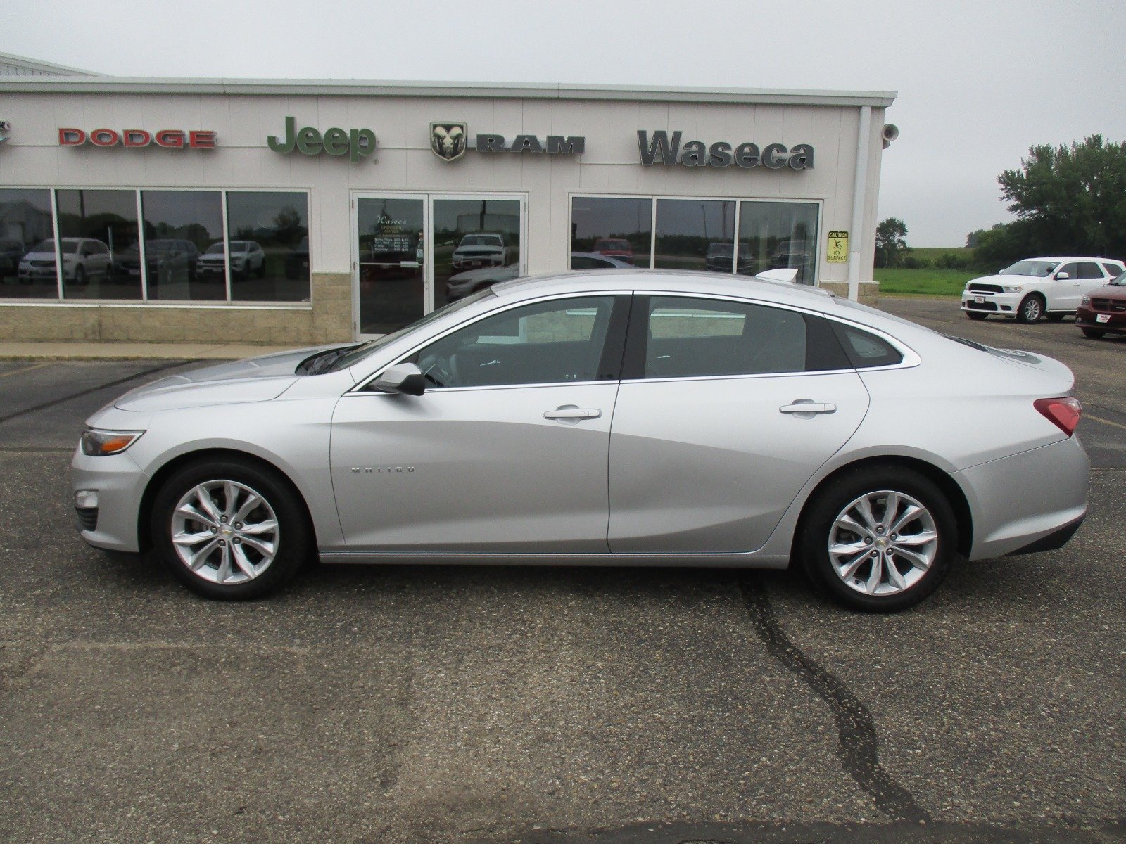 Used 2021 Chevrolet Malibu 1LT with VIN 1G1ZD5ST5MF082254 for sale in Waseca, Minnesota