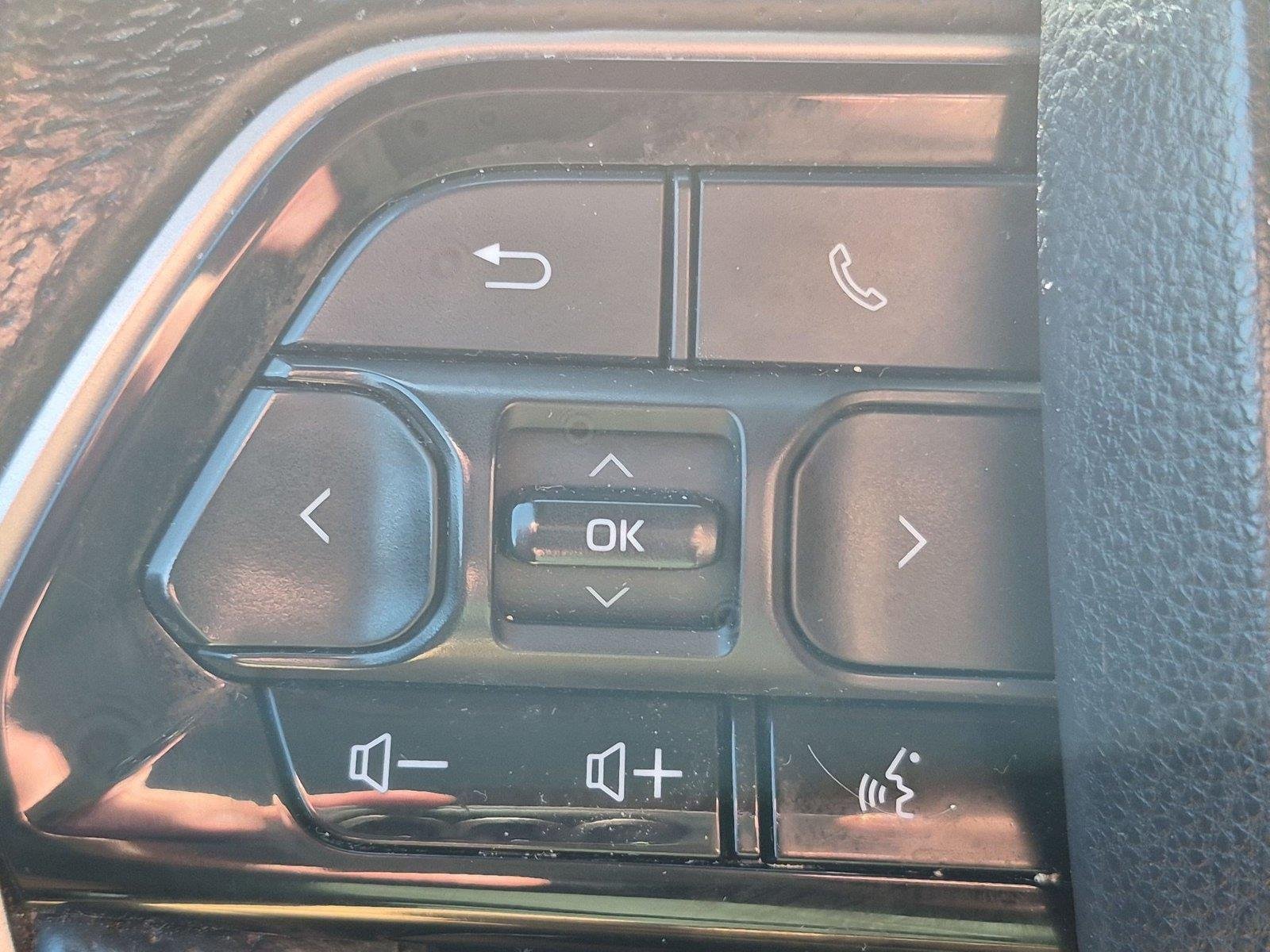 Used 2022  Toyota SR5 image 19