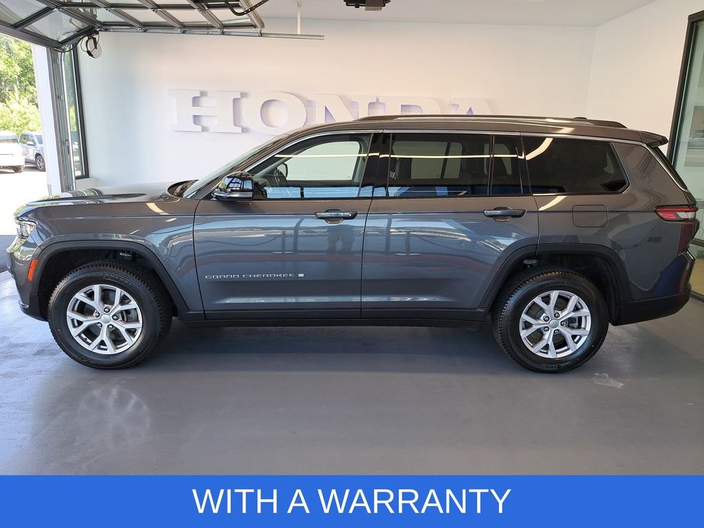 Used 2022 Gray Jeep Limited image 3