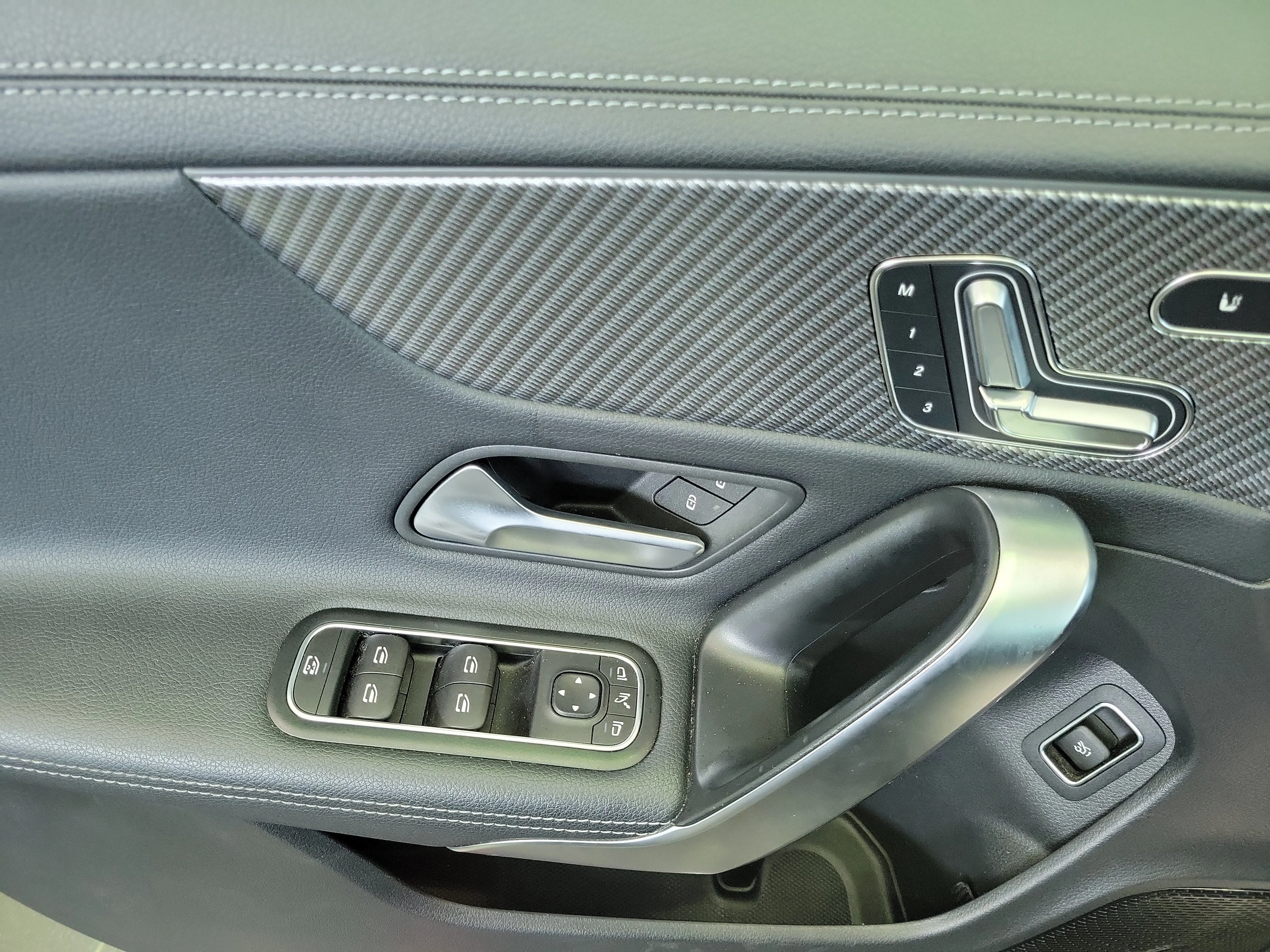 Used 2025 Night Black Mercedes-Benz CLA 250 image 15