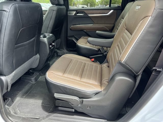 2026 GMC Acadia Denali Ultimate - Photo 11