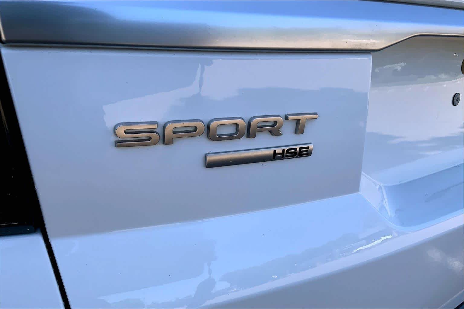 Used 2018 Fuji White Land Rover HSE image 10
