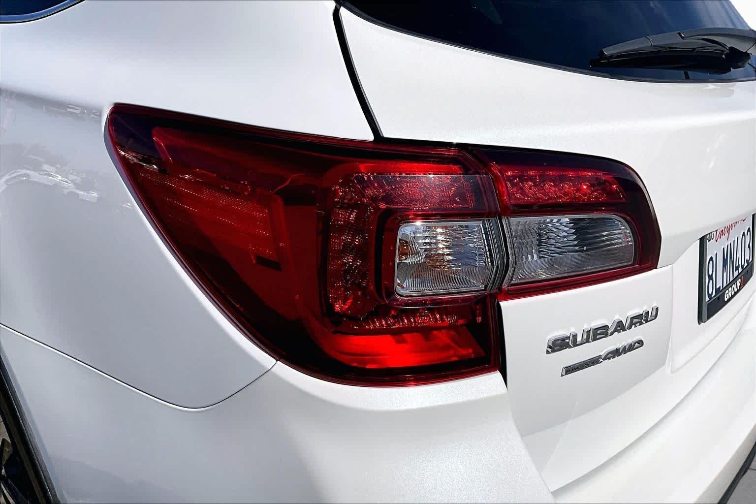 Used 2019 Crystal White Pearl Subaru Limited image 28