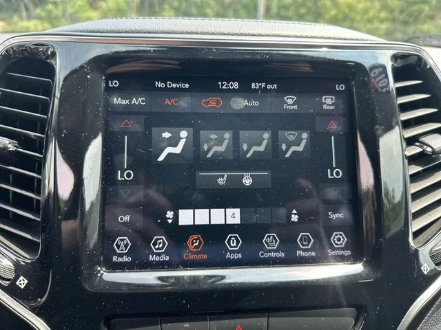 Used 2019 Silver Jeep Limited image 21
