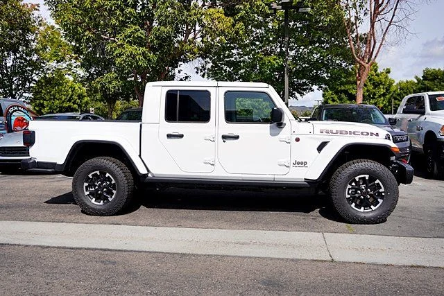 New 2026 Bright White Clear-Coat Exterior Paint Jeep Rubicon X image 7