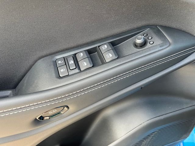New 2026 Hydro Blue Pearl-Coat Exterior Paint Jeep Laredo image 17