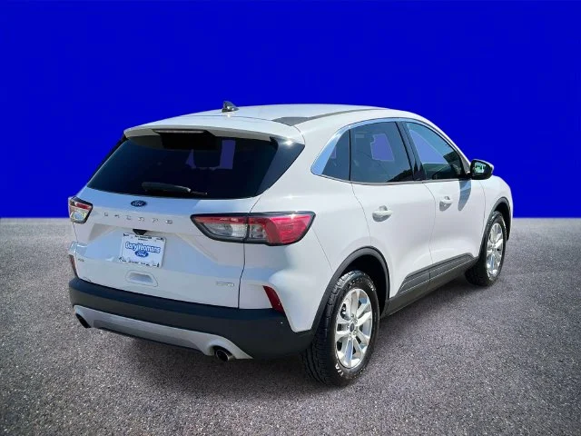 Certified Used 2020 Oxford White Ford SE image 3