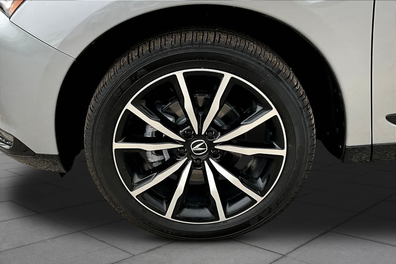 New 2026 Solar Silver Metallic Acura w/A-Spec Advance Package image 11