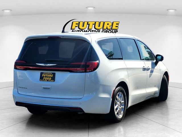 Used 2023 White Chrysler Touring L image 4