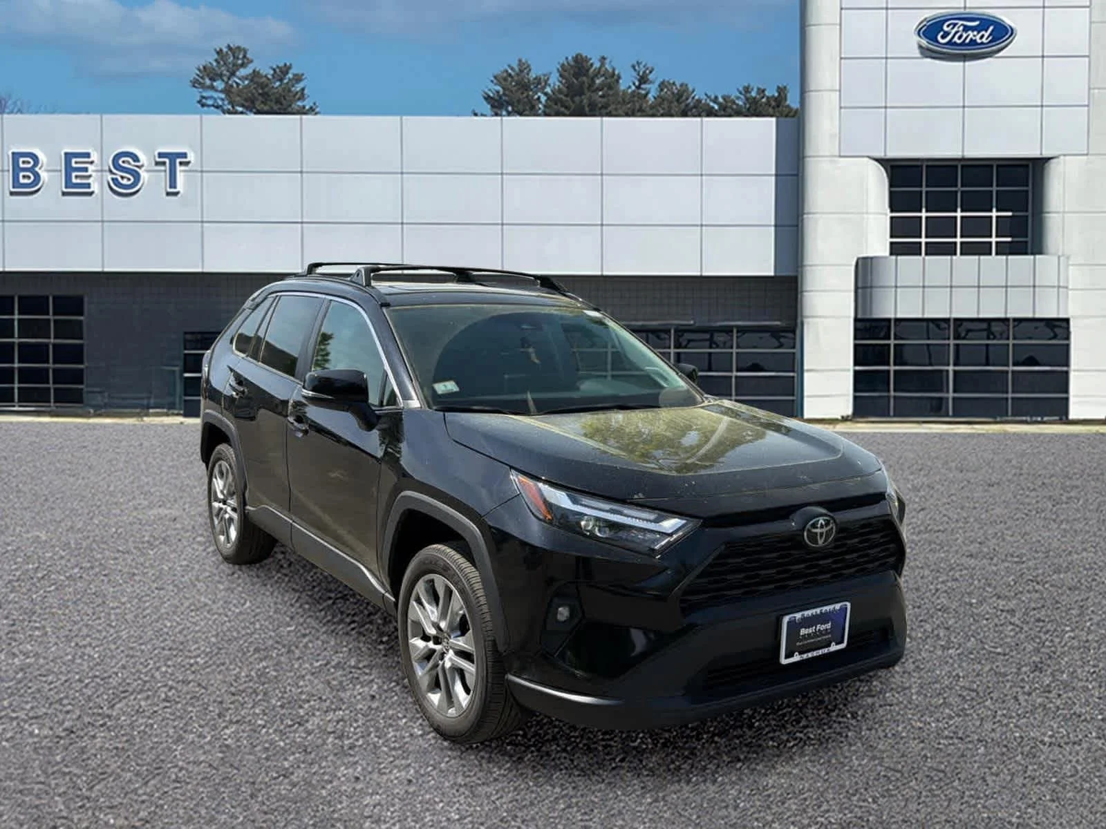 Used 2024 Midnight Black Metallic Toyota XLE Premium image 3