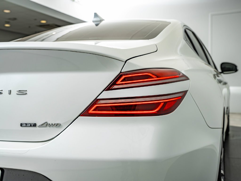 Used 2022 Uyuni White Genesis 3.3T image 15