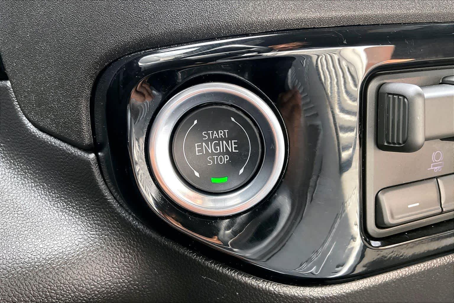 Used 2026 Sterling Metallic GMC Elevation image 31