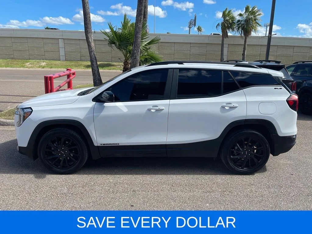 Used 2024 White GMC SLE image 3