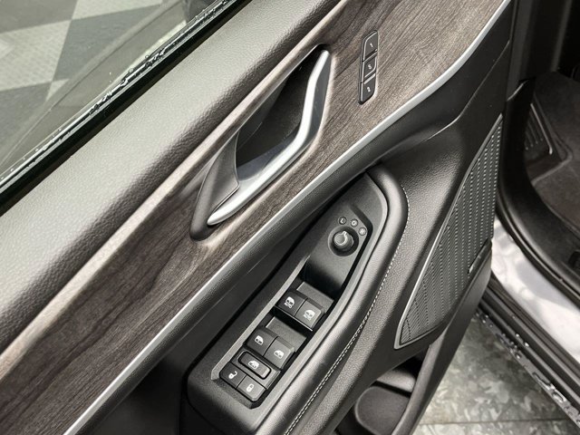 Used 2023 Baltic Gray Metallic Clearcoat Jeep 4X4 image 9
