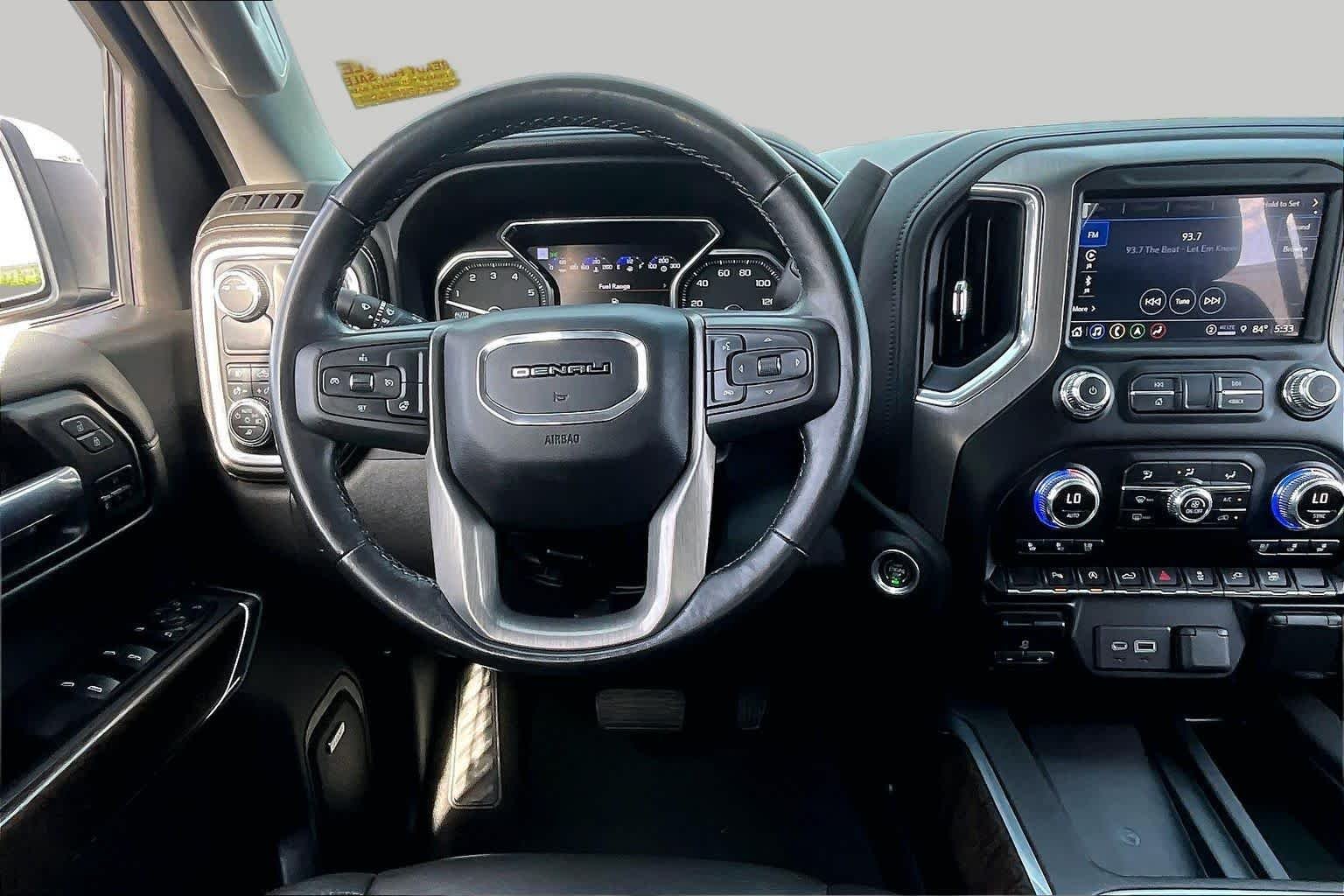 Used 2022 White Frost Tricoat GMC Denali image 6