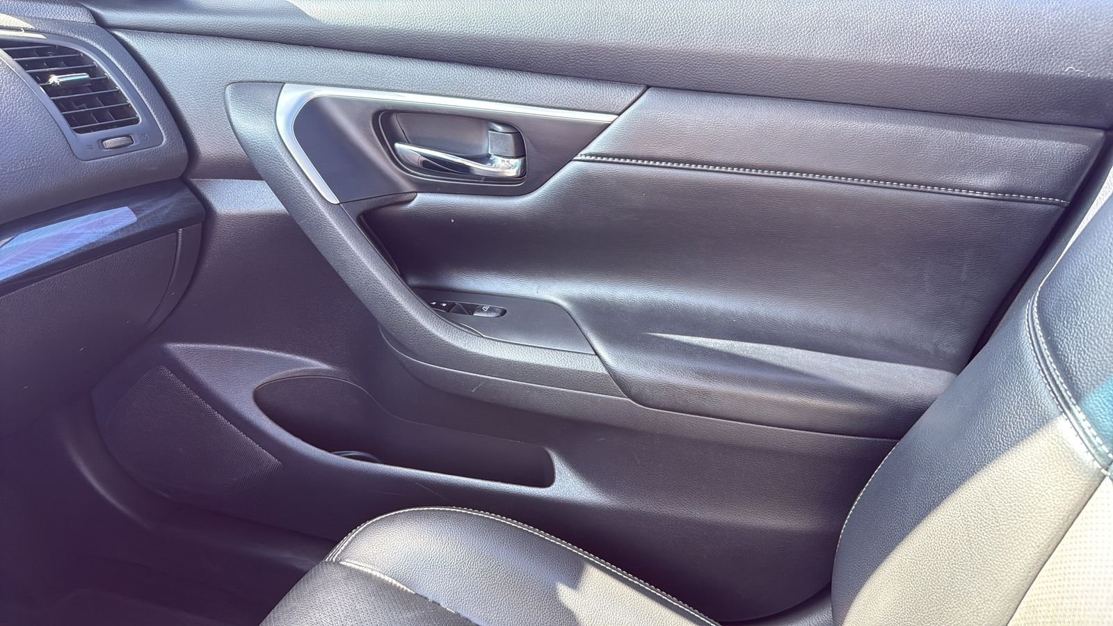 Used 2017 Silver Nissan 2.5 SL image 20