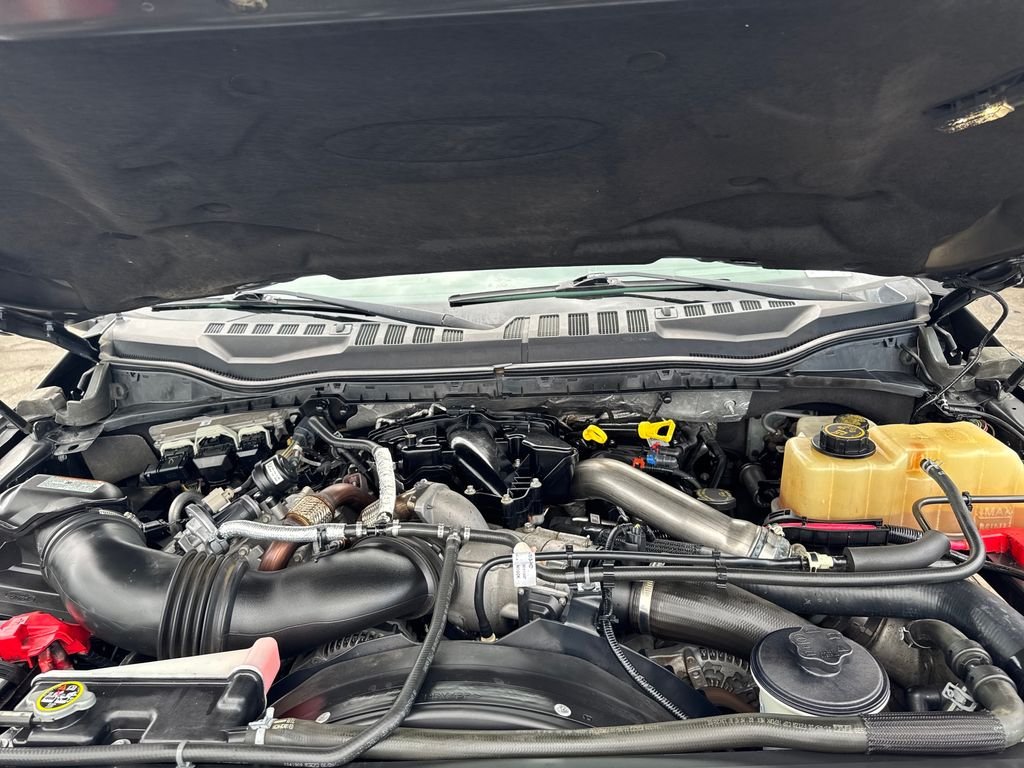 Certified Used 2018 Magnetic Metallic Ford Lariat image 28