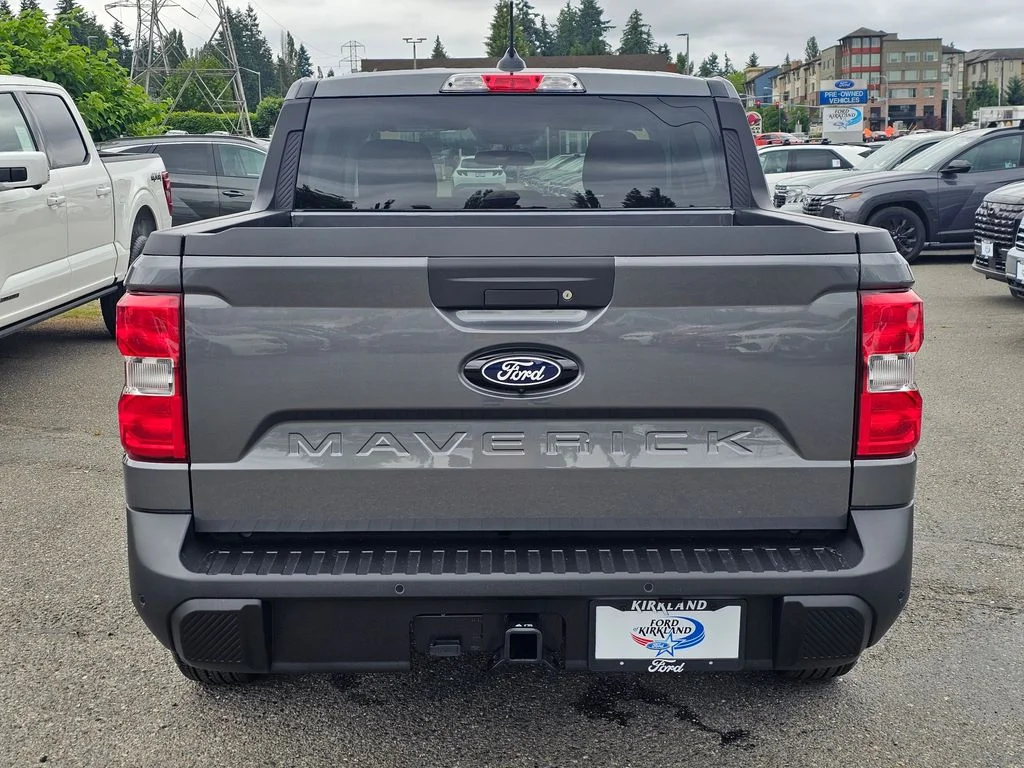 New 2025 Carbonized Gray Metallic Ford XLT image 6