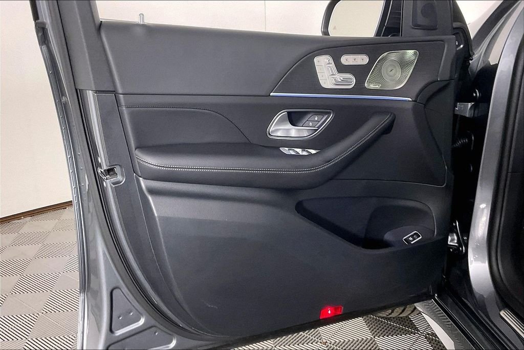 Used 2026 Black Mercedes-Benz GLS 450 image 15