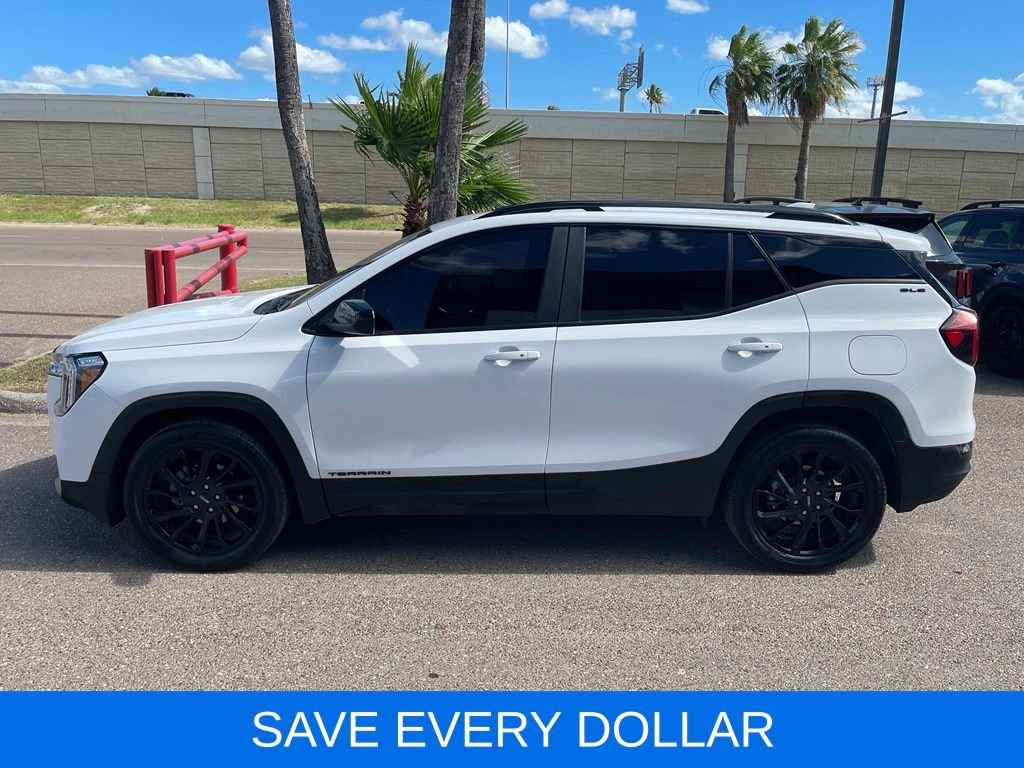 Used 2024 White GMC SLE image 3