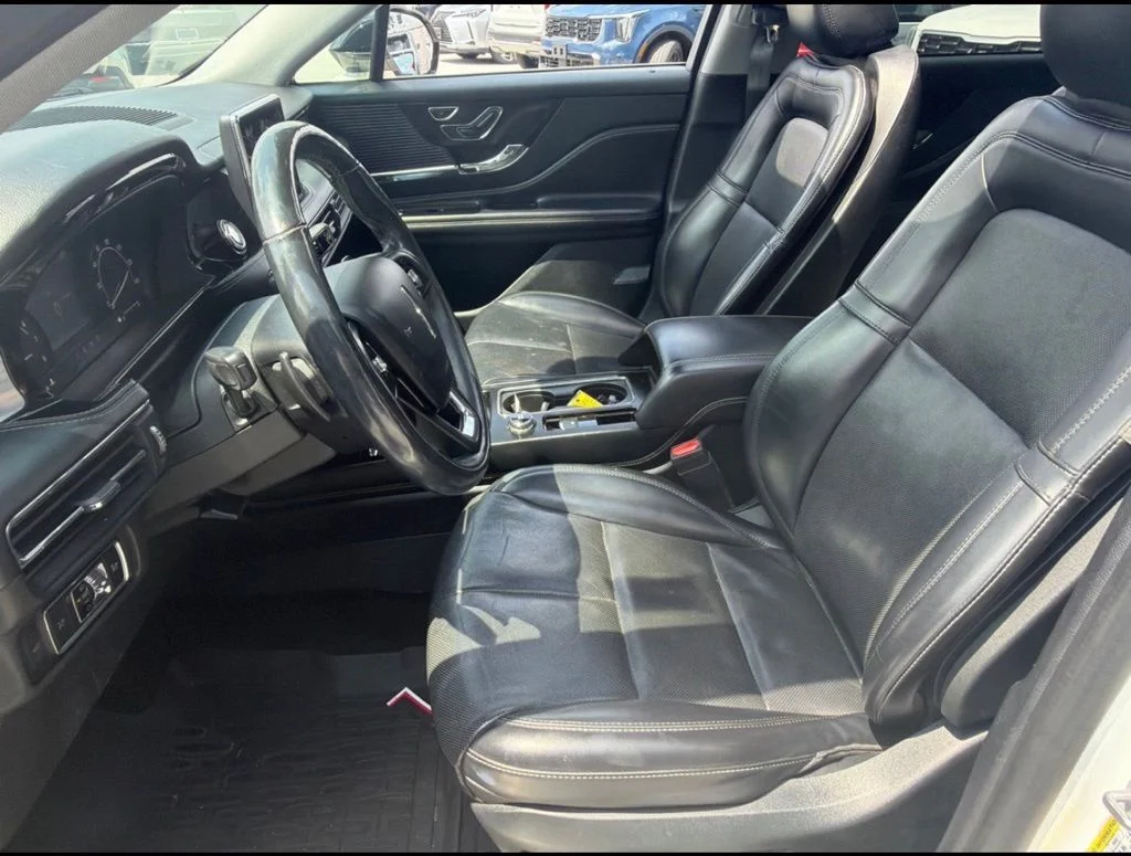 Used 2021 White Lincoln Standard image 5