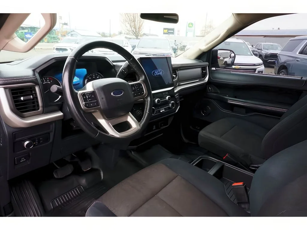 Used 2022 Iconic Silver Metallic Ford XL image 12