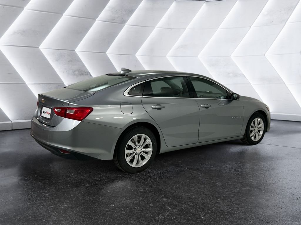 Used 2023 Gray Chevrolet LT image 4