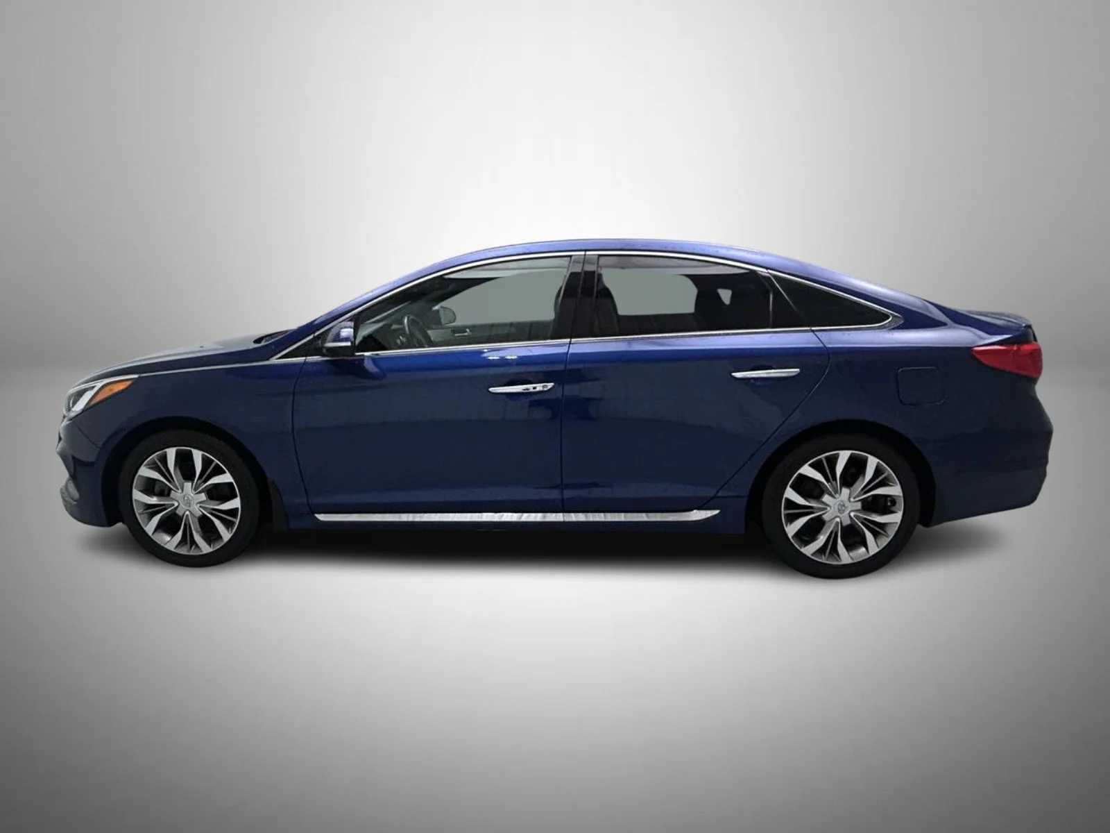 Used 2015 Blue Hyundai Limited image 8