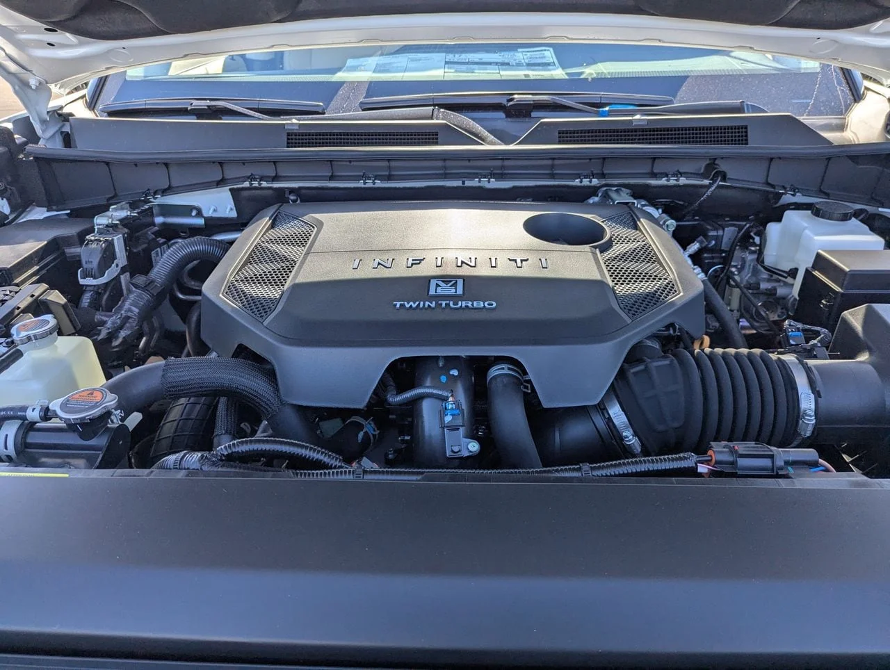 New 2026 RADIANT WHITE INFINITI Pure 4WD image 10