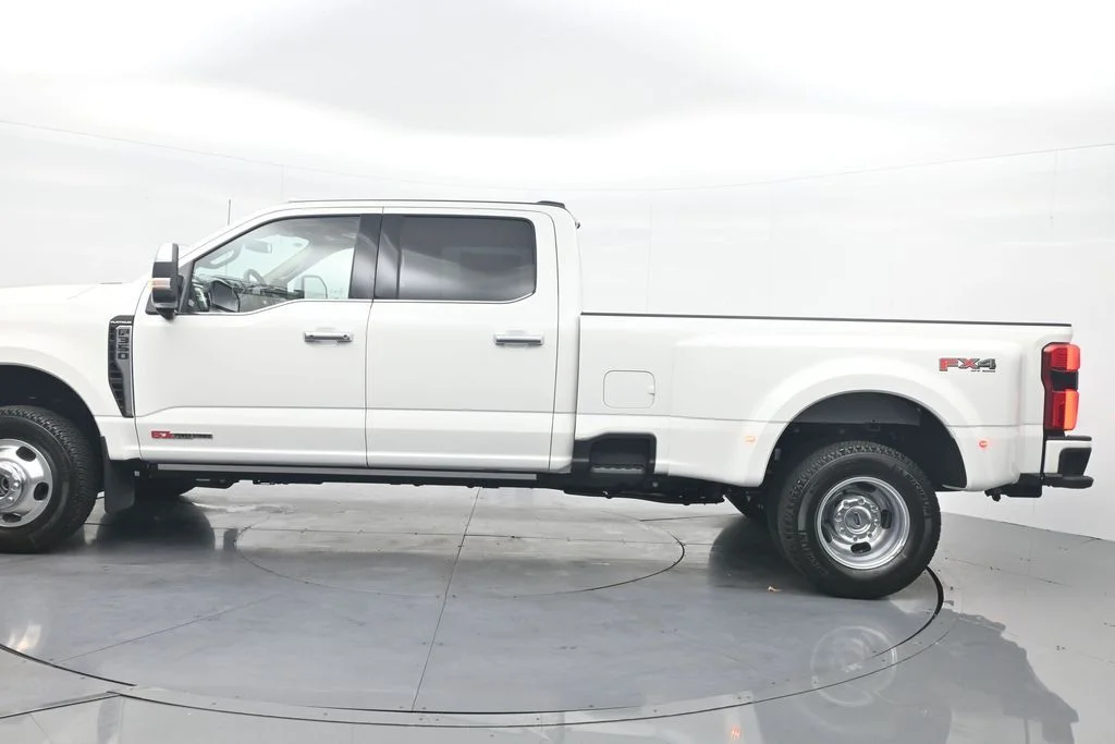 New 2026 Star White Metallic Tri-Coat Ford F-350® Platinum® image 10