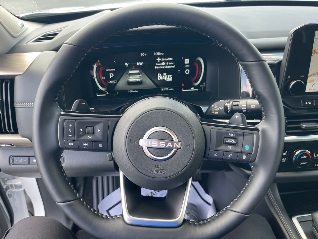 Used 2025 White Nissan Platinum image 17