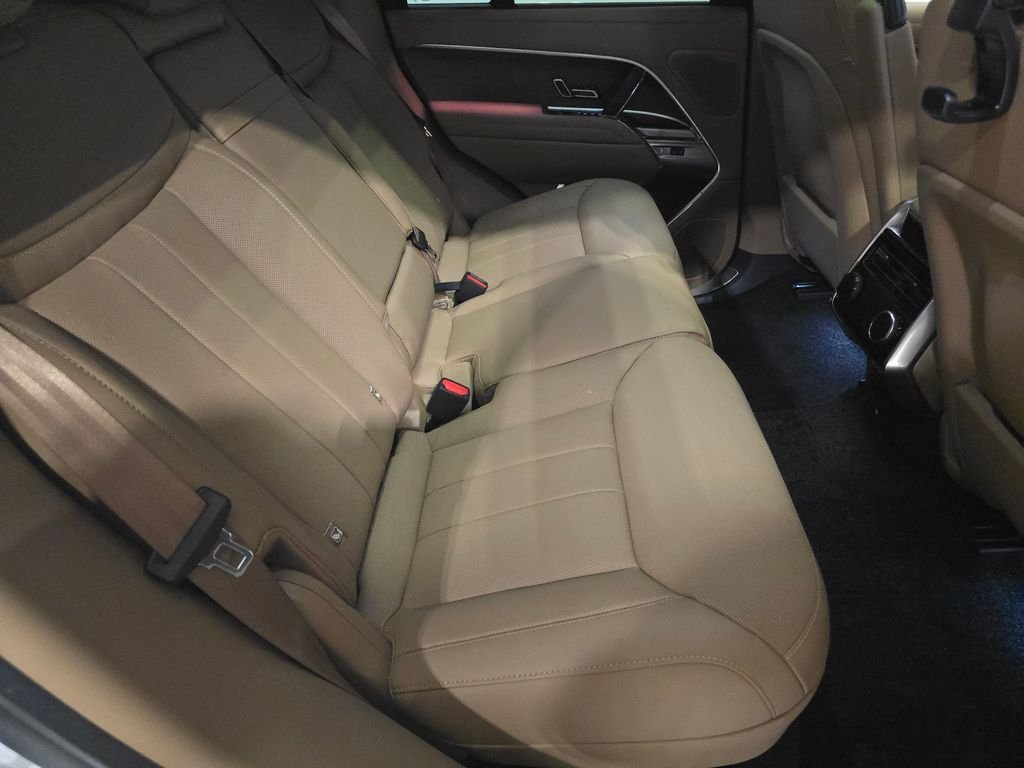 New 2026 Fuji White Land Rover SE image 21