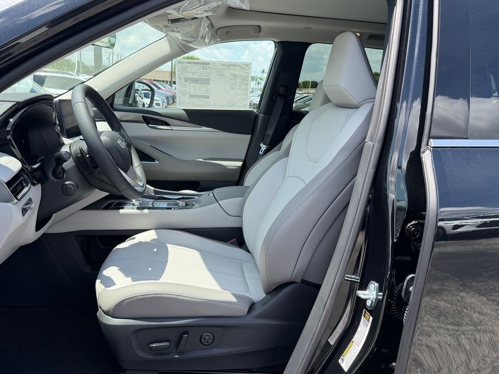 New 2027 MINERAL BLACK INFINITI Luxe FWD image 12