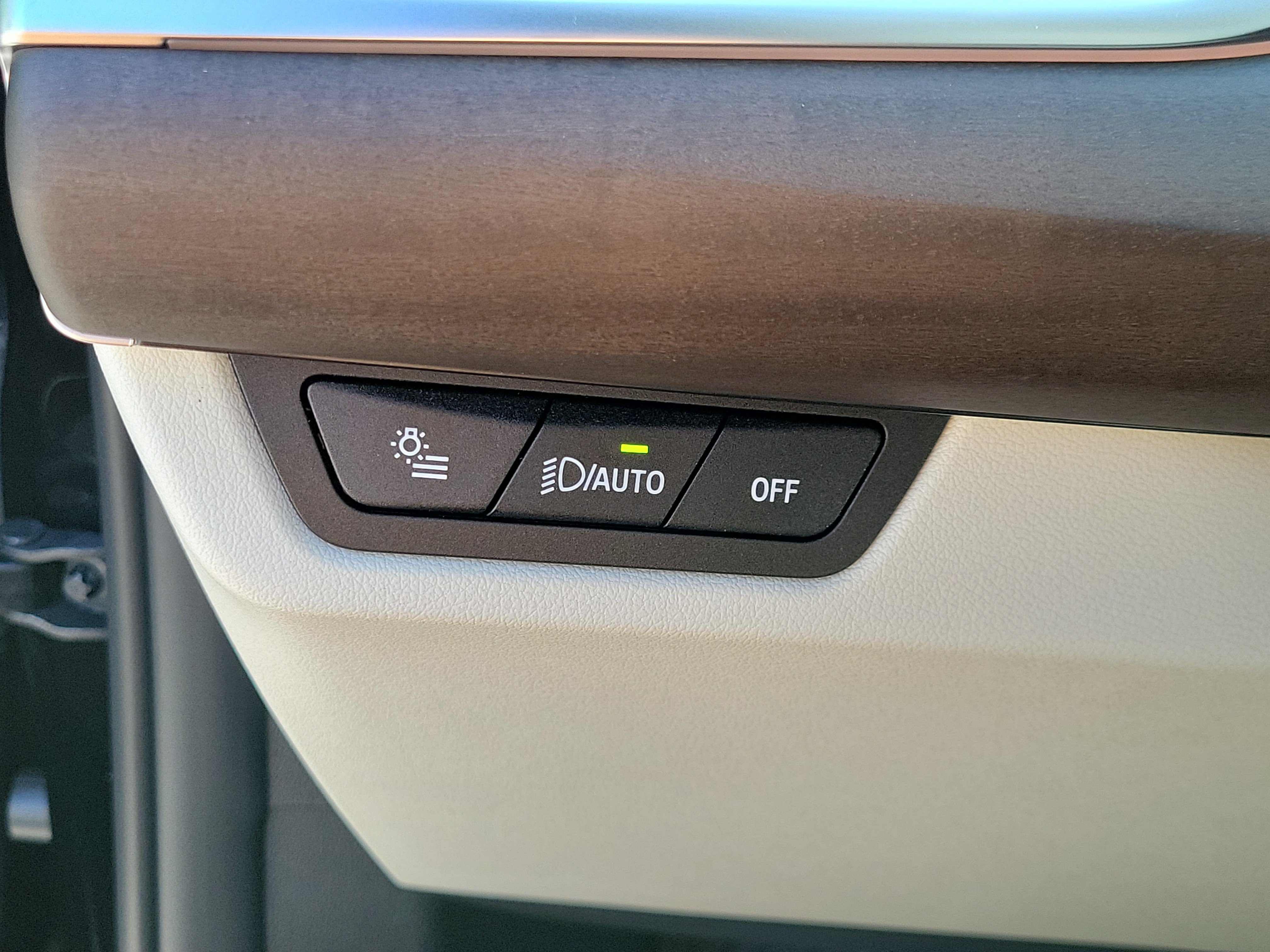 New 2026 Black Sapphire Metallic BMW xDrive28i image 17