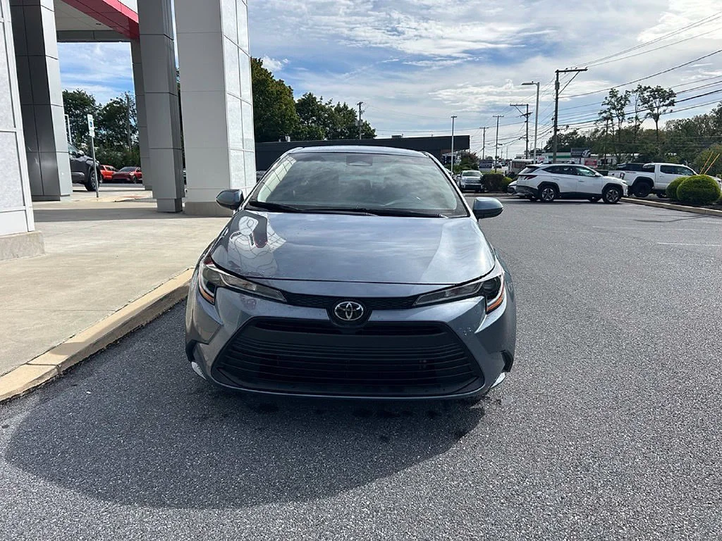 Certified Used 2025  Toyota LE image 2