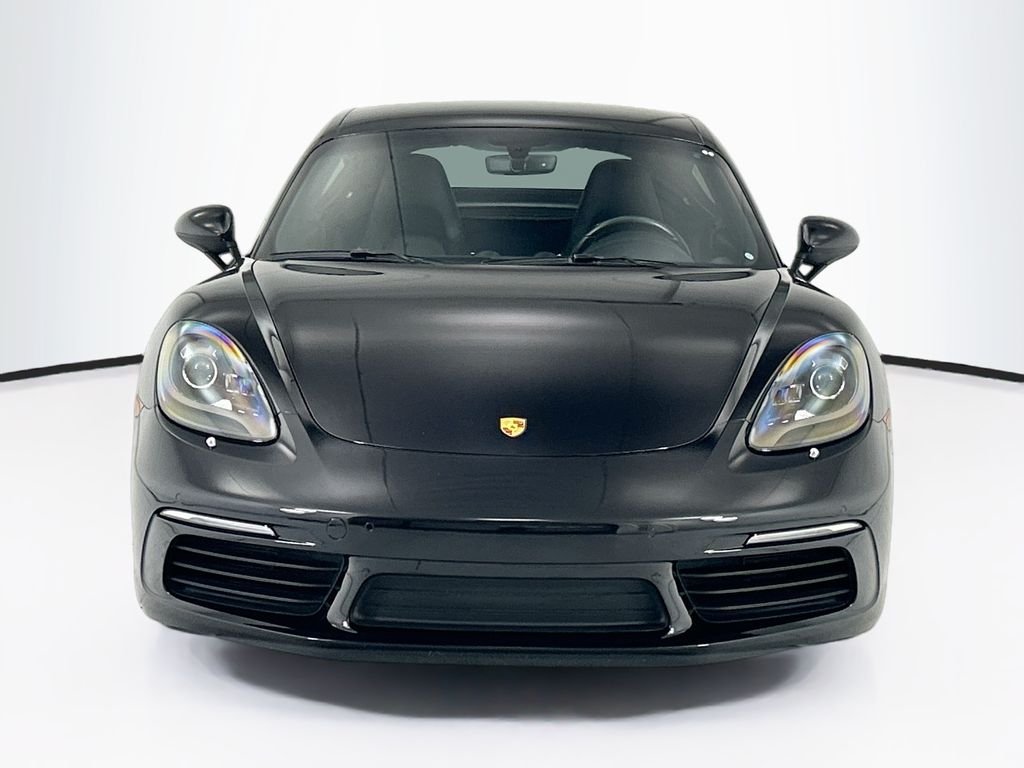 Used 2017 Black Porsche  image 2